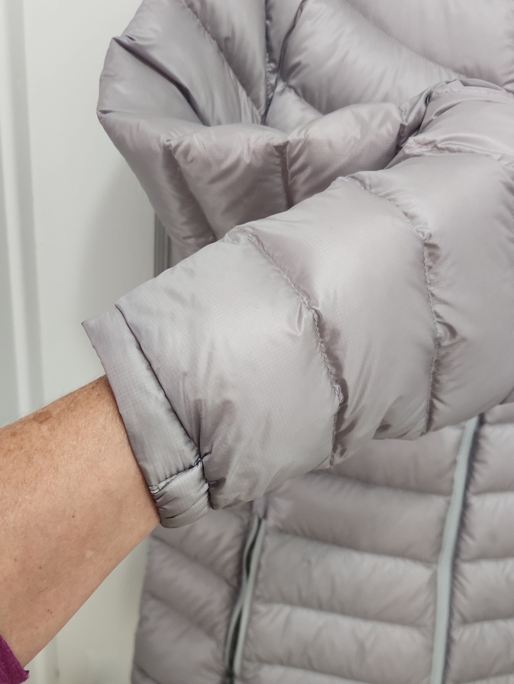 L.L. Bean Women's Grey Down Jacket Coat With Hood Size Large - Picture 5 of 13